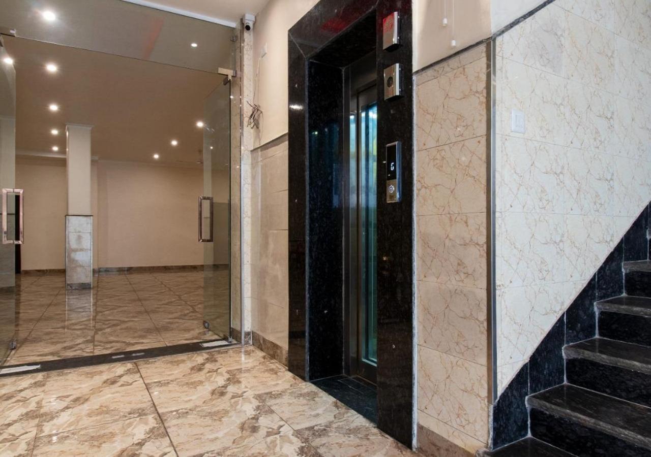 Dev Place Near Delhi Airport Hotel 3*